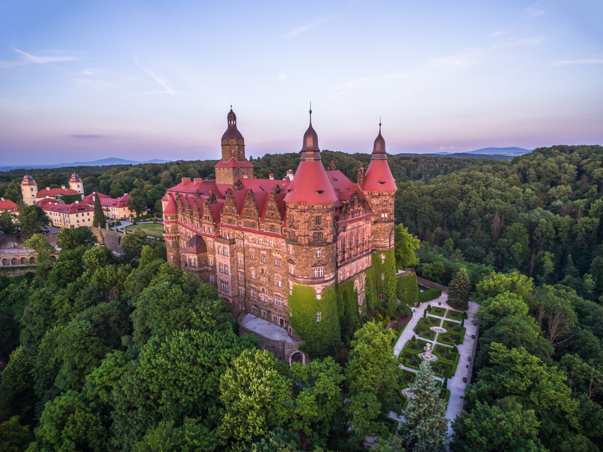 Widok z lotu ptaka na Zamek Książ